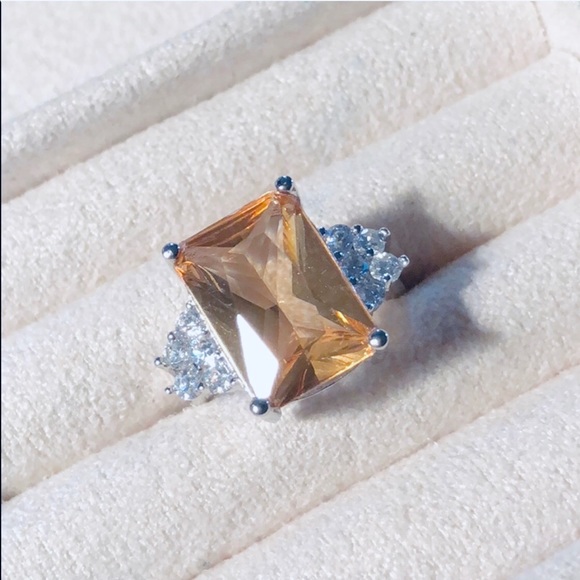 Jewelry - 🎁sALe FiRm Morganite + White Topaz Sterling Ring